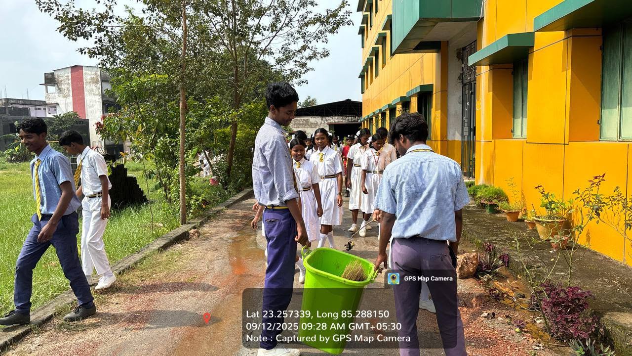 Cleanliness Campaign along Campus Pathway